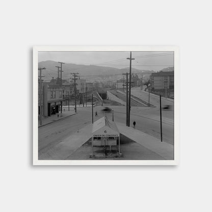 Intersection of Castro, Market, and 17th Streets, 1917.
